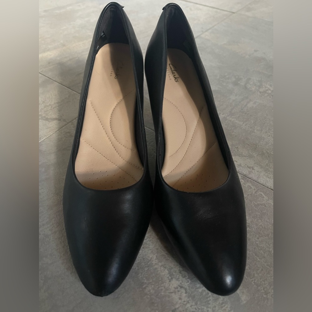 Clarks pumps